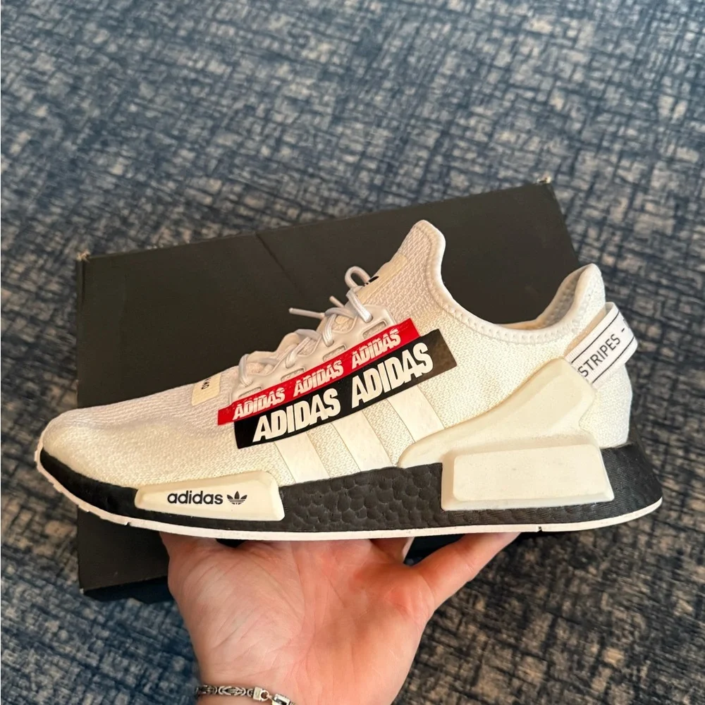 Adidas NMD R1 V2 - Picture 2 of 9